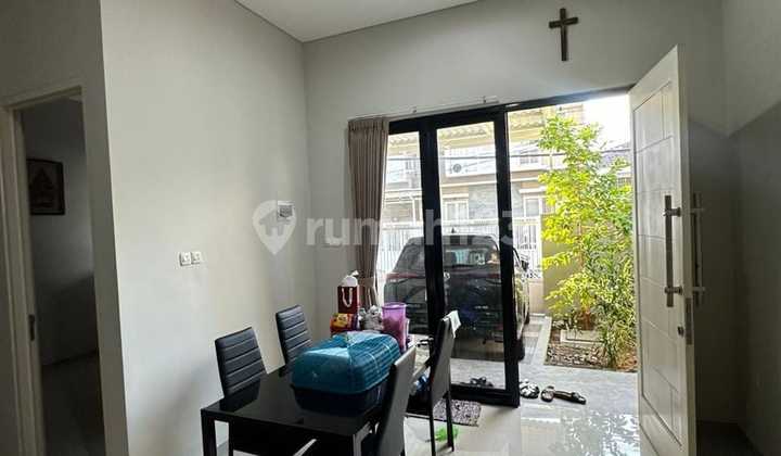 Dijual Rumah 2Lt Terawat Mulyosari Dijual Rumah 2Lt Terawat Mulyosari