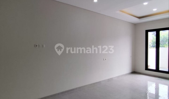 For Sale New House Ready to Occupancy 2 Floors in Rungkut 2