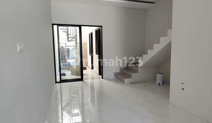 Dijual Rumah Baru Gress 2lt Siap Huni Modern Minimalis Tenggilis Dijual Rumah Baru Gress 2lt Siap Huni Modern Minimalis Tenggilis