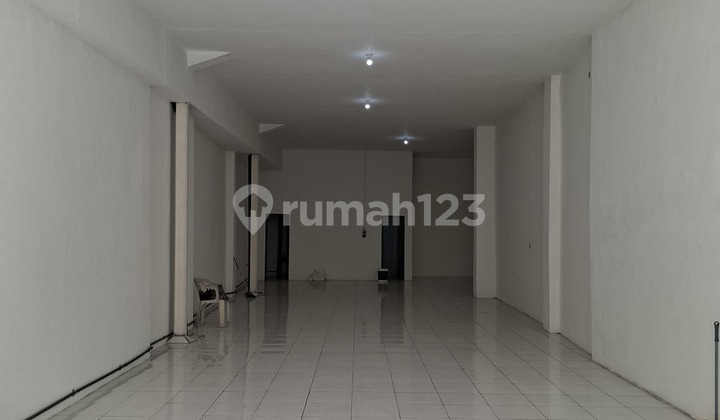 Disewakan 2ruko Jejer Nol Jalan Raya 1lt Daerah Komersial Siap Huni Bunguran