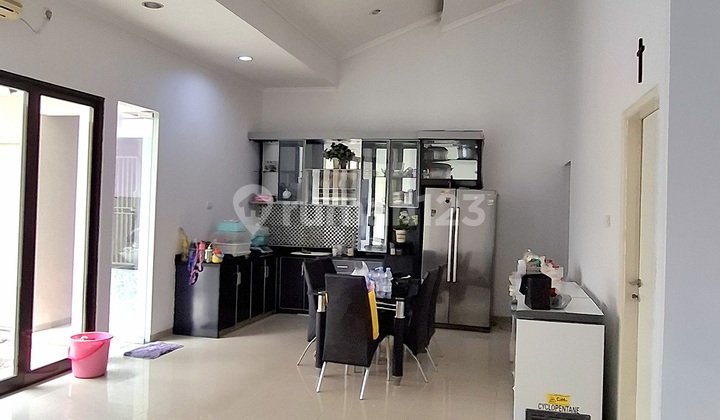 Dijuall Rumah 1,5Lt Semi Furnish Terawat dan Bersih Bebas Banjir di Pondok Candra