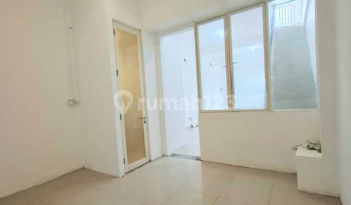 Dijual/Disewakan Ruko 2Lt Komersial Area Pakuwon City