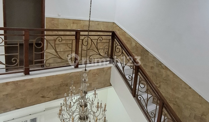 Dijual Rumah 2Lt.baru Renov Full Granite di Ploso 2