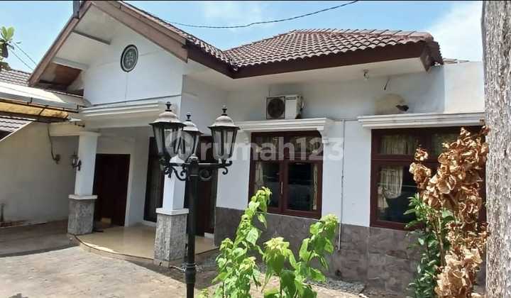 For Sale 1-Story House Facing Favourite in Rungkut