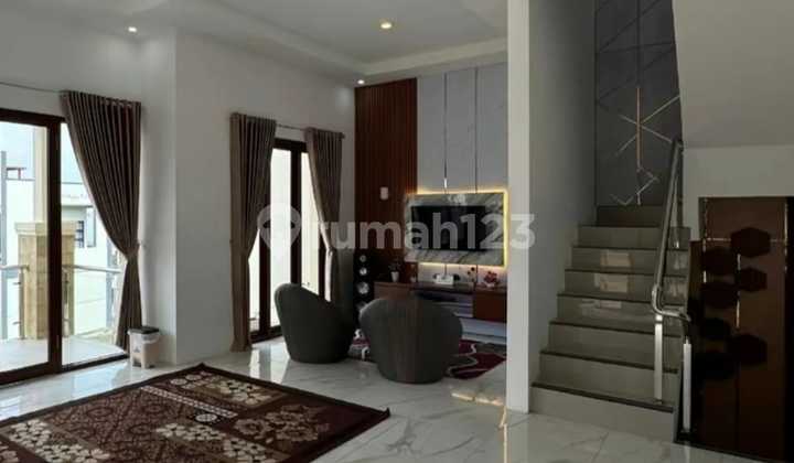 Dijual Villa Batu 3lt Bagus Terawat Full Furnish Dekat Bns Ada Pool.dan Balcony & Rooftop