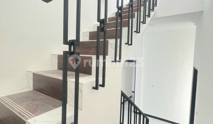 For Sale: 2-Story House Ready to Occup New Fresh Road Row Wide Babtan Beach 2