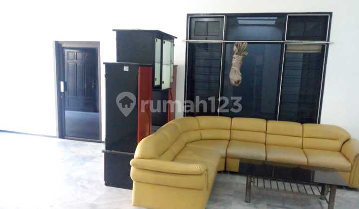 Dijual Rumah Lokasi Strategis bisa untuk Rumah Usaha Row Jalan Lebar di Sutorejo 2