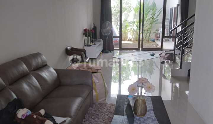 Dijual 2lt Rumah Minimalis Modern Terawat Aman Tenang Tenggilis 