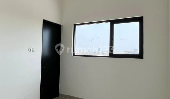 For Rent New 3-Story Shop House Commercial Area Free Portal in Pucang Anom 2