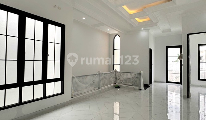 New 2-Story House Ready to Live In, Minimalist Semi-Classic in Babatan Pantai 2