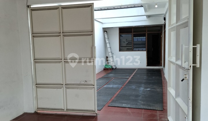 For Rent 1 Story House Ready to Live In Well-Maintained and Clean in Dharmahusada For Rent 1 Story House Ready to Live In Well-Maintained and Clean in Dharmahusada