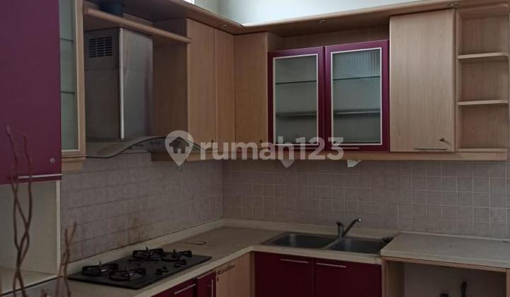 For Rent 2.5-Story House with Elevator and Furnishings 2