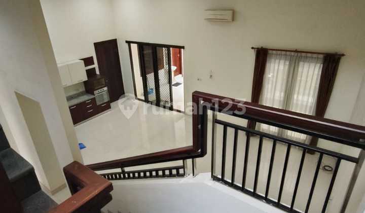 Hot Listing Rumah 2Lt Semi Furnish Siap Huni Dharmahusada 1