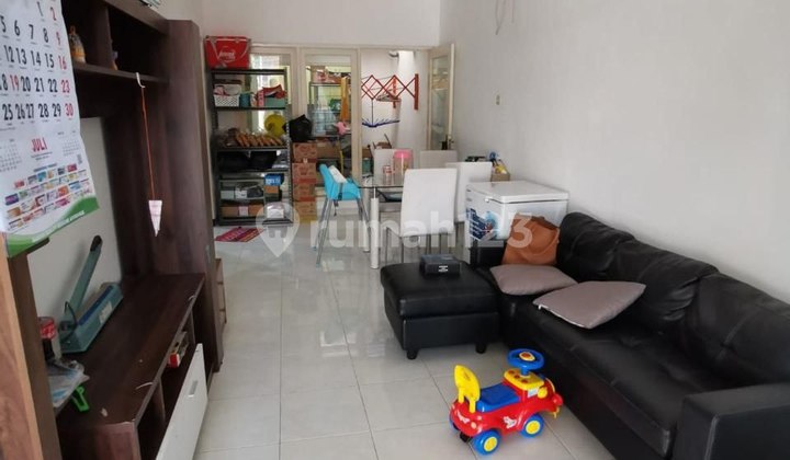 For Sale 1-Story Row House on Wide Road, Semi-Furnished in Nirwana Regency 2