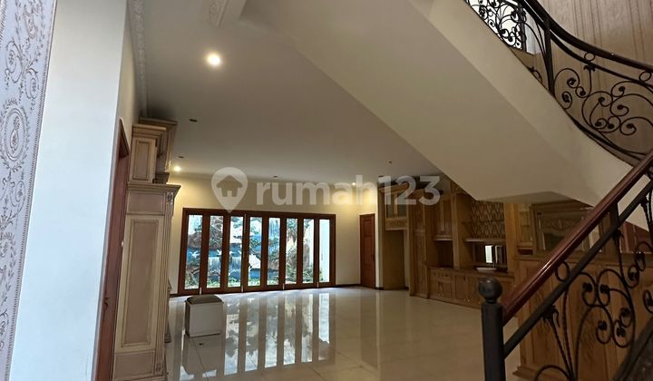 Dijual Rumah Mewah Bangunan Baru Siap Huni Semi Furnished Margorejo Indah