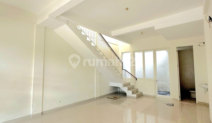 For Rent: 2-Story Shop House Ready to Occupy in Commercial Area Pakuwon City