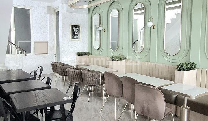 Disewakan Ruko 2Jejer Conecting 2Lt Bagus Lokasi Komersial di Pakuwon City