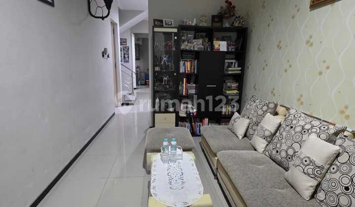 Dijual Rumah 2lt Furnished Babatan Pratama  2