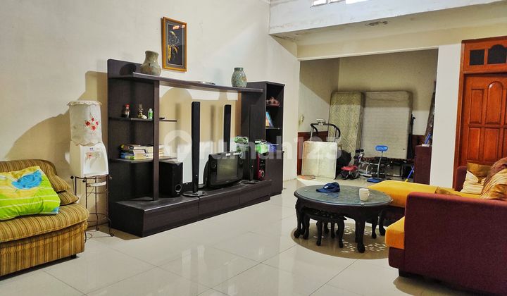 Dijual Rumah 2Lt di Rungkut 2