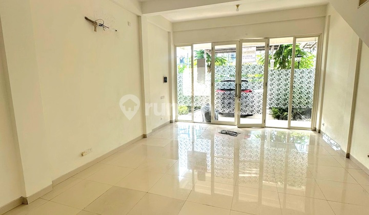 For Rent: 2-Story Shop House Ready to Occupy in Commercial Area Pakuwon City 2