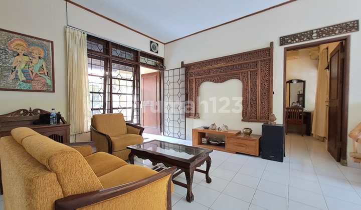 Rumah Dijual Siap Huni Terletak Sekitar Taman Griya Jalan Nuansa Udayana Utama, Jimbaran 2