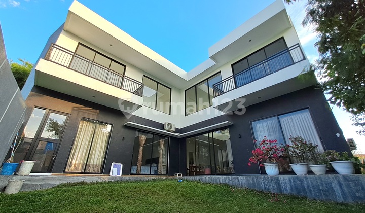 Rumah Dijual Terletak Dalam Kawasan Perumahan Kelas Premium, Munggu 1