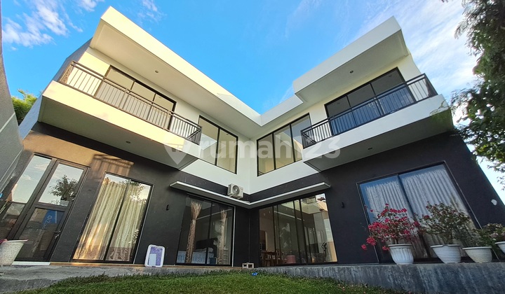 Rumah Dijual Terletak Dalam Kawasan Perumahan Kelas Premium, Munggu 2