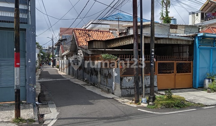 Rumah Strategis Di Jalan Marabahan, Roxy 2