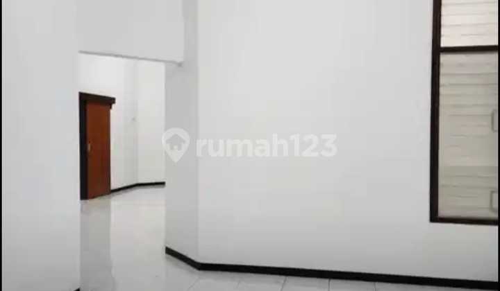 Disewakan Rumah Simolangit Surabaya 2