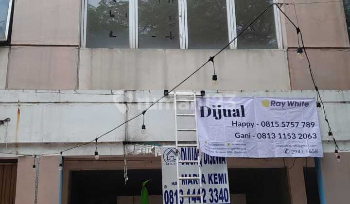 Seven Adjacent Shophouses at Mutiara Gading City Dua, Gading Terrace Raya, Near Harapan Indah Sumarecon Bekasi. 2