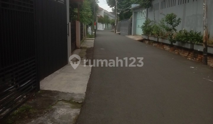 Rumah Besar Billy N Moon Kali Malang Duren Sawit Pondok Gede Bekasi Jakarta  2