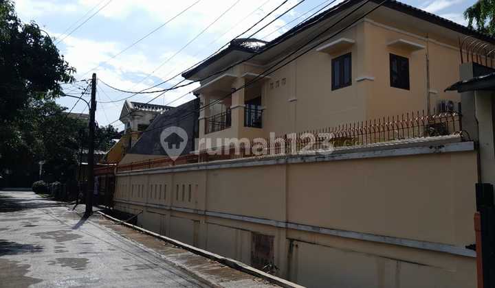 Rumah Besar Billy N Moon Kali Malang Duren Sawit Pondok Gede Bekasi Jakarta 