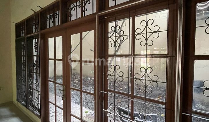 Rumah Aman Nyaman Asri Adem Depan Taman 2