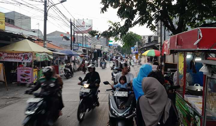 Land Generating Money in a Busy Area, Semangka Street, Tj Priok, Close to Culinary Center, Kelapa Gading, and Sunter.