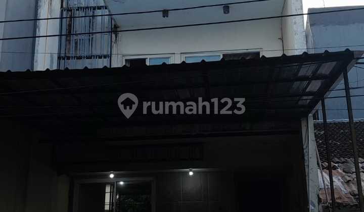 Cheap House Fast Sale Two and a Half Floors Kelapa Gading Near Sunter and Cempaka Putih Jakarta