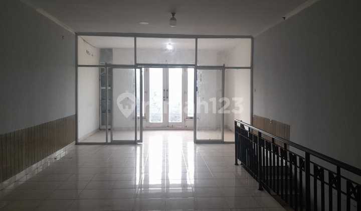 Shop House for Rent in a Busy and Productive Area, Definitely Can Be Used for Anything. Suitable for Culinary, Suitable for Office, Also Suitable for Clinic, What Else, Suitable for Cafe.