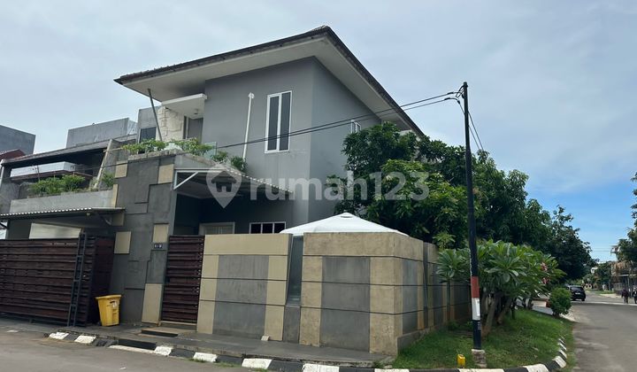 Rumah Hoek Dua Lantai Taman Modern Jakarta Deket Bekasi Pulogebang Cakung