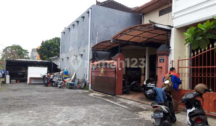 Rumah 2 lt Lokasi Sangat Strategis Jl Merdeka Raya 2
