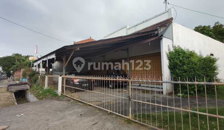 For Sale: Shop and Warehouse Strategically Located on Main Seririt-Singaraja Road. 2