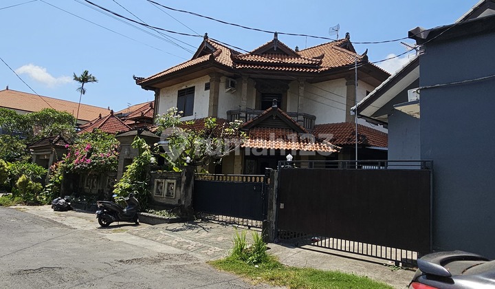 Disewakan Rumah Mewah di Pusat Kota Renon 