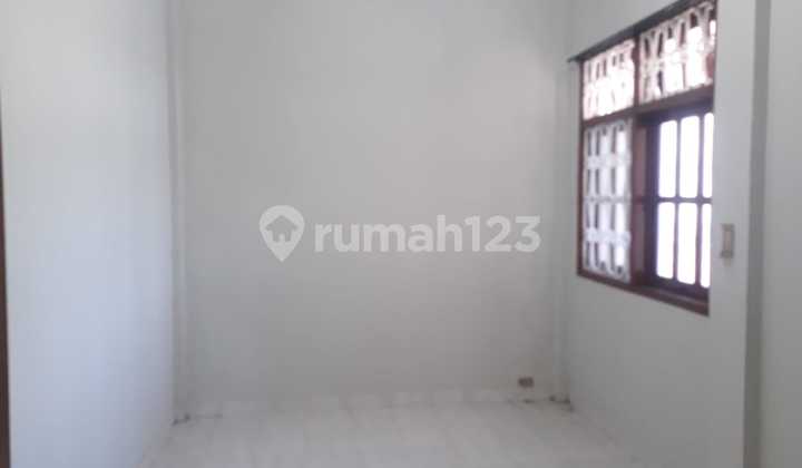 Strategically Located Shop House in Seririt Market 2