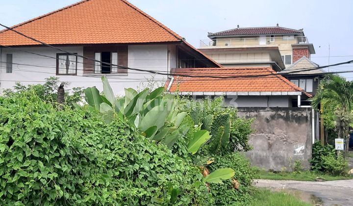 6-Bedroom House on 4 Ara of Land