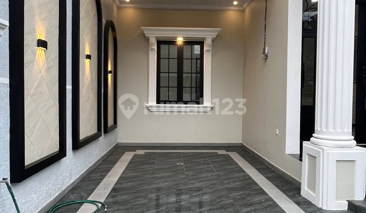 Jual Rumah Mewah 3 Lantai di Mampang Depok 2