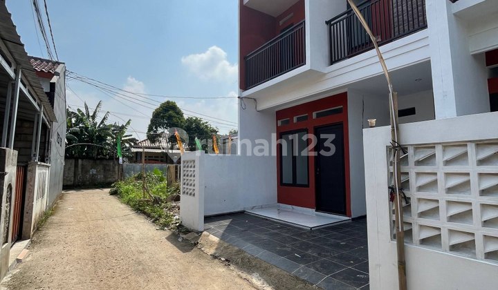 Rumah 2 Lantai Siap Huni dengan Desain Modern