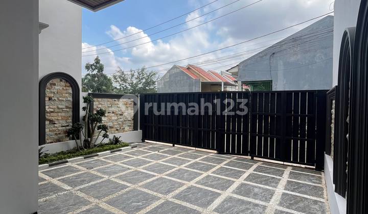 Dijual Rumah Mewah 2 Lantai di Cipayung Dijual Rumah Mewah 2 Lantai di Cipayung