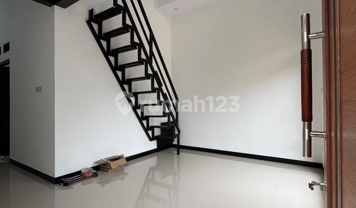 Rumah 1 Setengah Lantai Nyaman dan Strategis 2