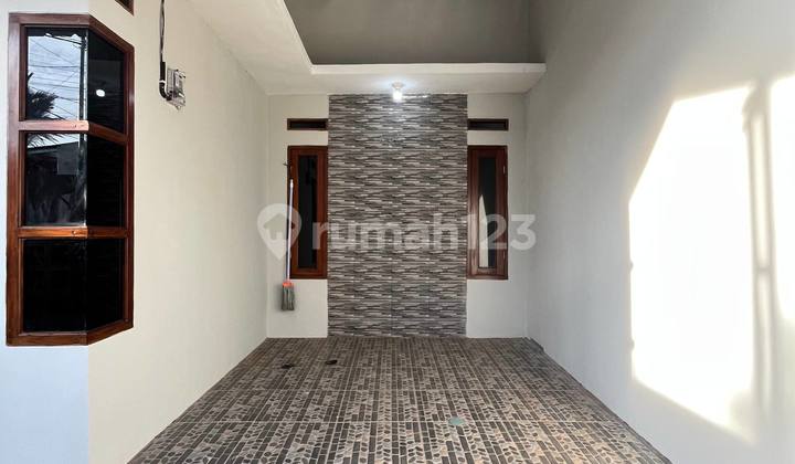 Ready-to-Live House by the Roadside Cash Price Negotiable 2