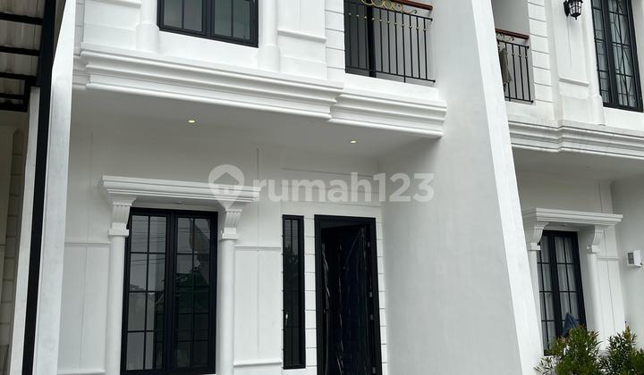 Jual Rumah 2 Lantai Idaman Bergaya Amerika Clasik