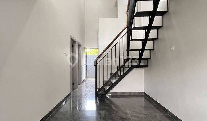 Jual Rumah Keren Mezanine + Rooftop Sawangan