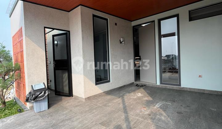 Selling Modern House with Mezzanine + Rooftop 2